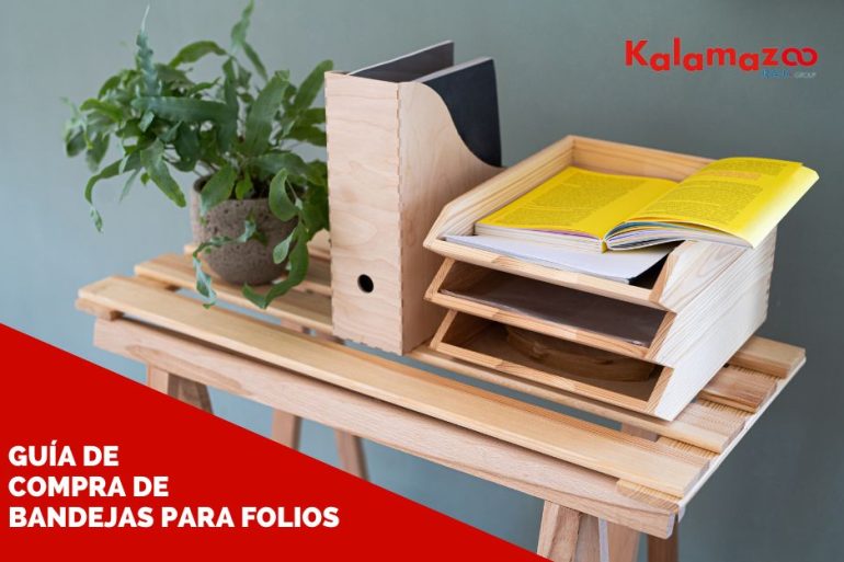 bandeja de folios para escritorio ordenado